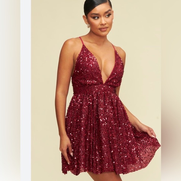 minuet Dresses & Skirts - Minuet Red V-Neck dress -